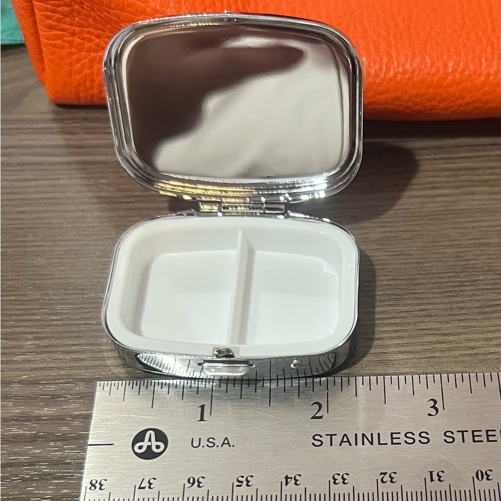 Starry Night Pill Box Portable Metal Pill Organizer 2 Compartment NWOT - Picture 3 of 7